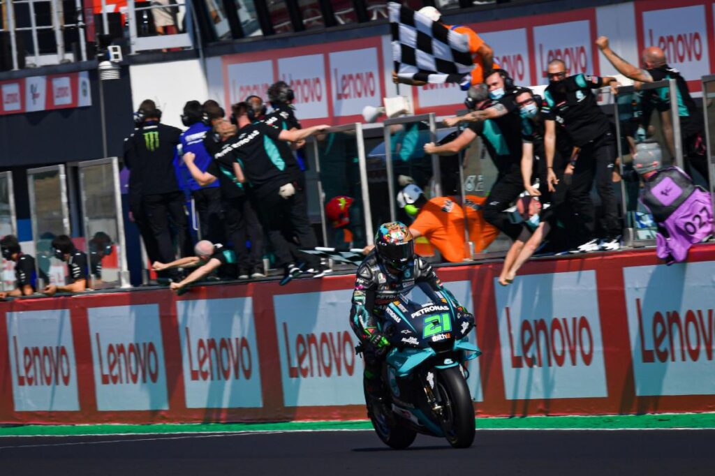 Morbidelli arrasó en Misano con una Yamaha satélite