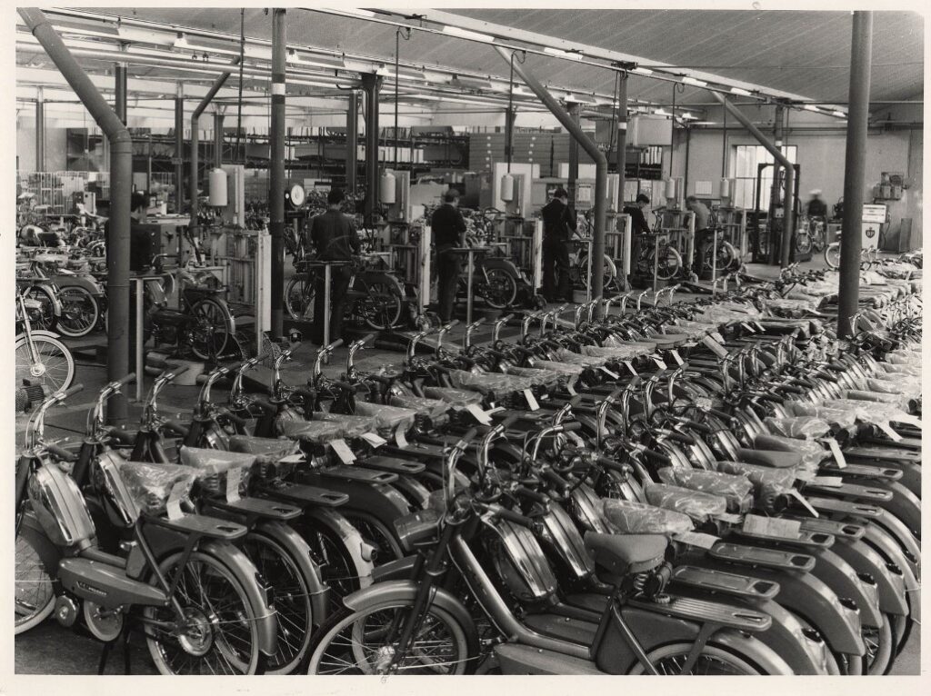 Primera fabrica de motos Peugeot