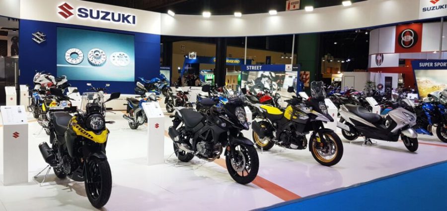 suzuki-salonmoto201-1120 La Emilia representa a Suzuki