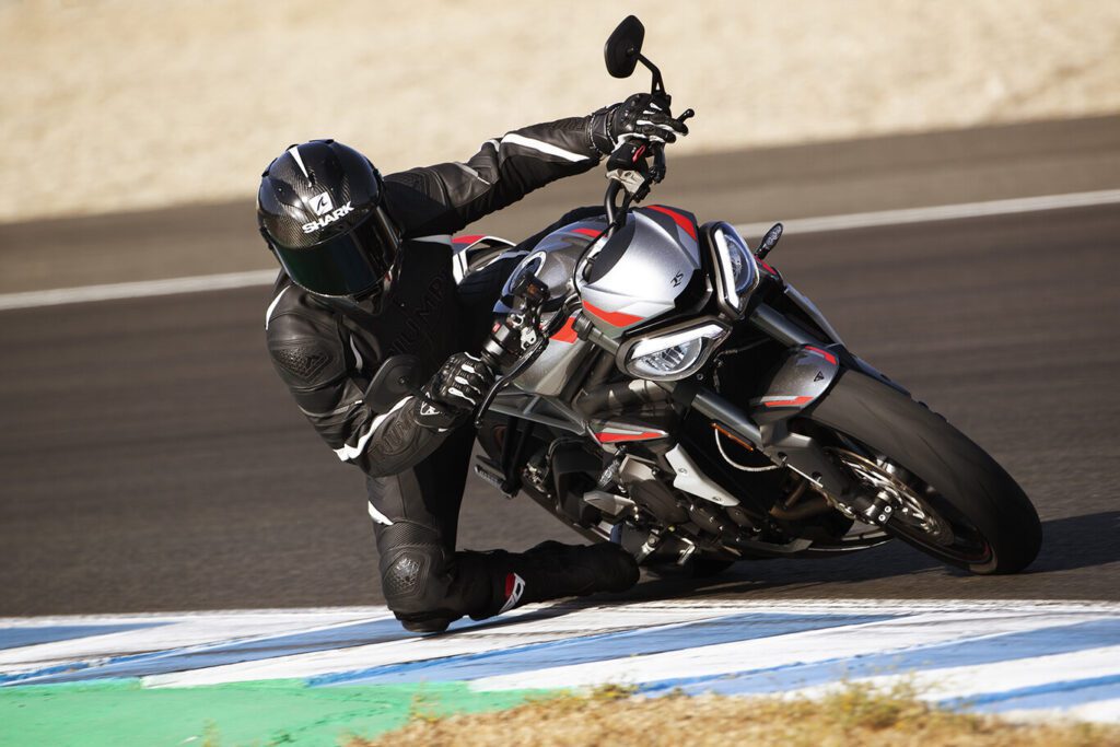 Triumph vuelve a supersport