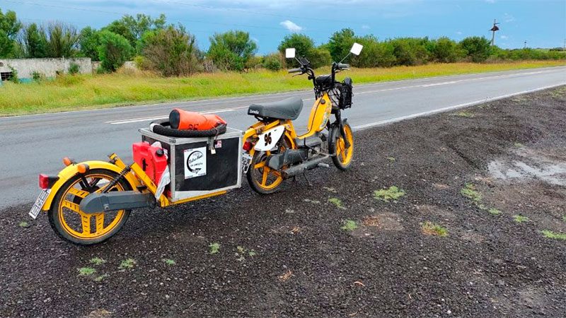 Entre Ríos en un ciclomotor