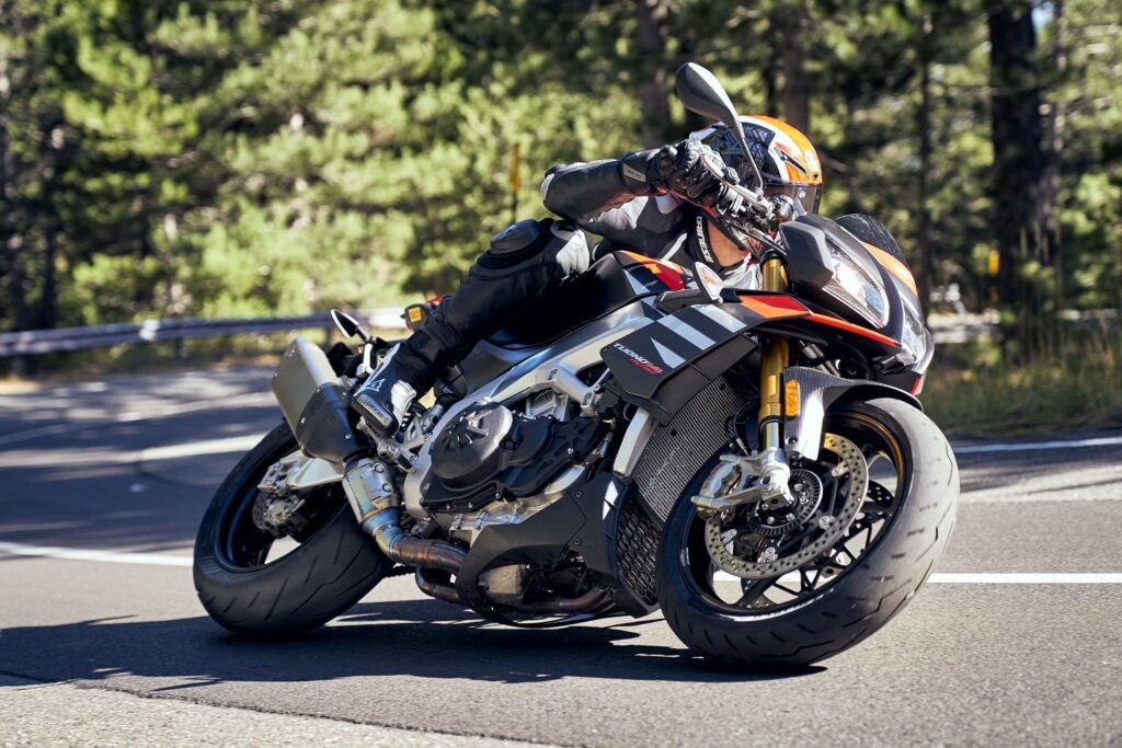 Pirelli Diablo Rosso IV