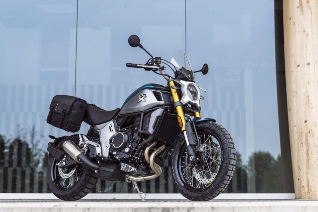 CFMoto 700 CL-X Heritage