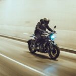 Husqvarna Svartpilen 125 en acción