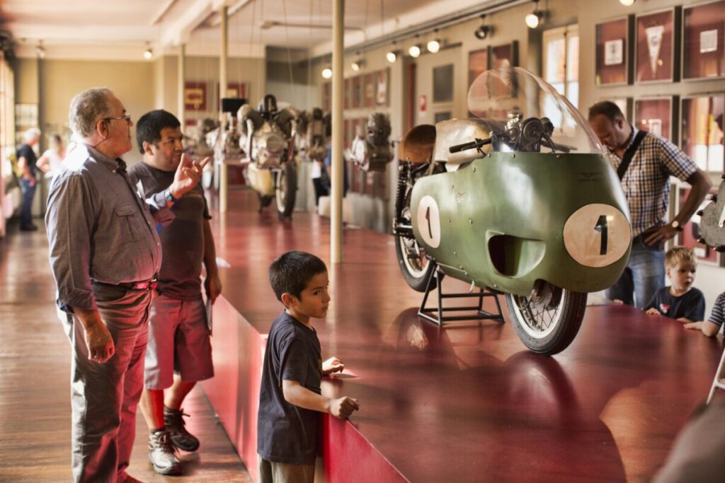 Moto Guzzi 100 años