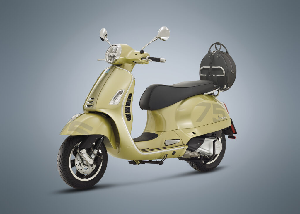 Vespa GTS 75th