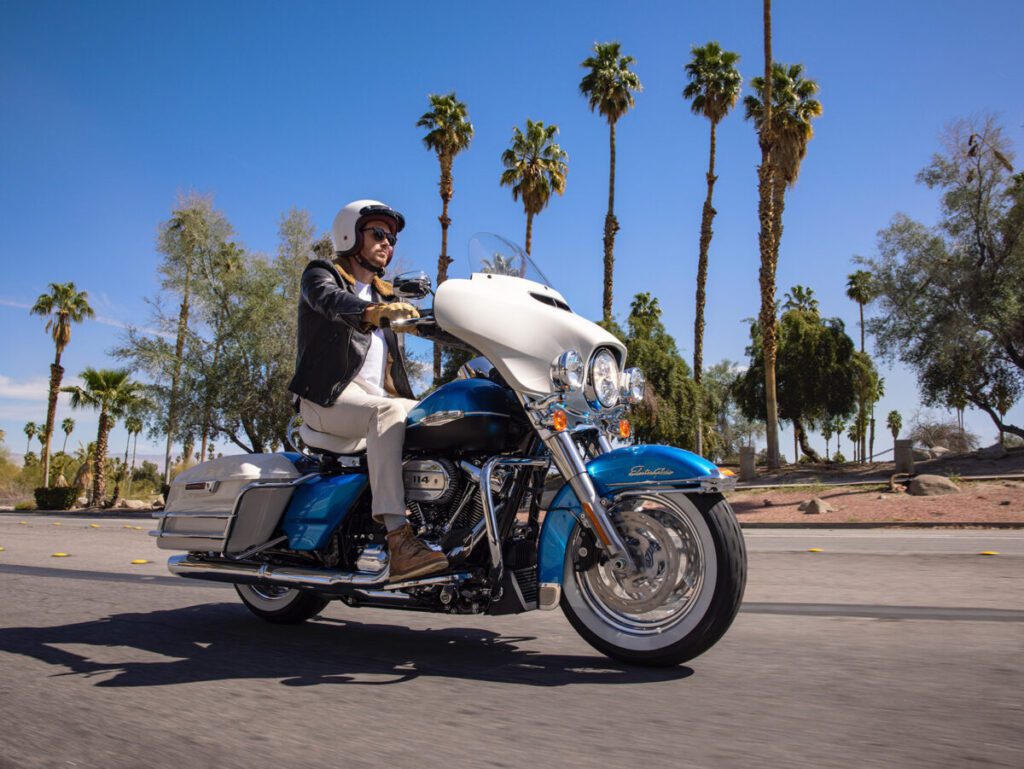 Electra Glide Revival 2021