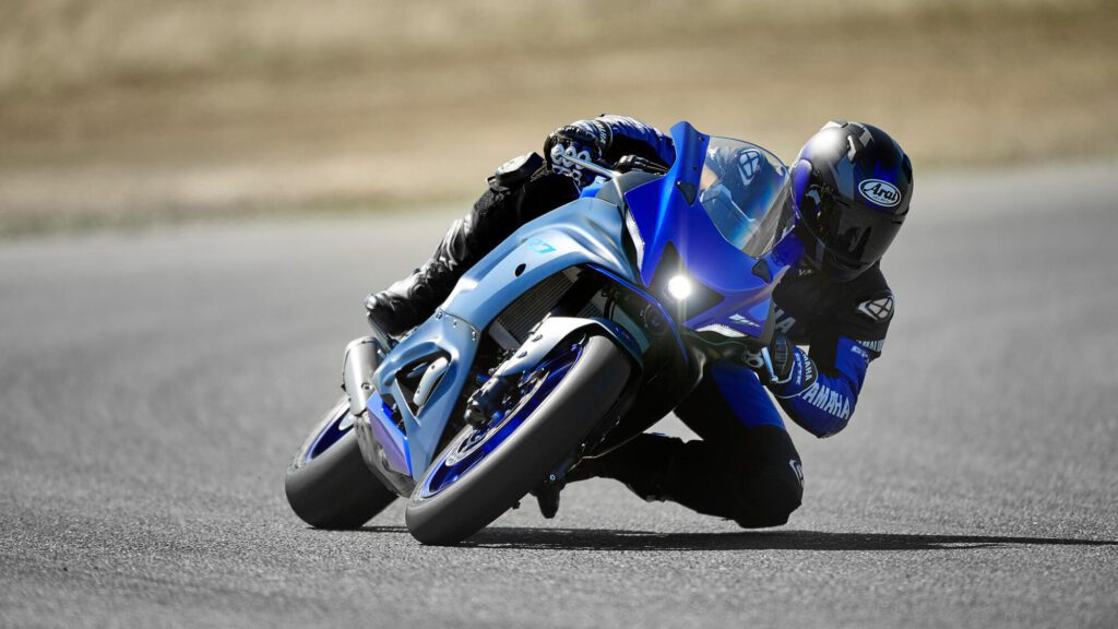 Yamaha R7 2022