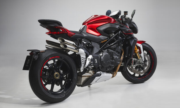 MV Agusta Brutale 1000 RR: músculo desde cualquier ángulo