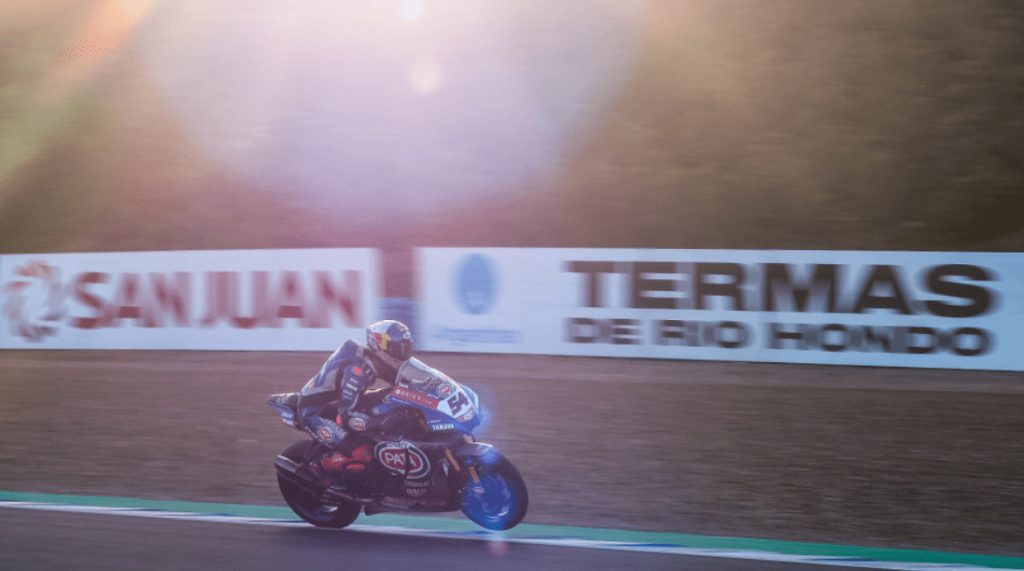Razgatlioglu se escapa en la general de WorldSBK