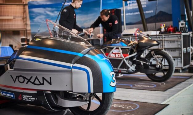 La moto eléctrica más veloz se actualiza para batir su propio récord