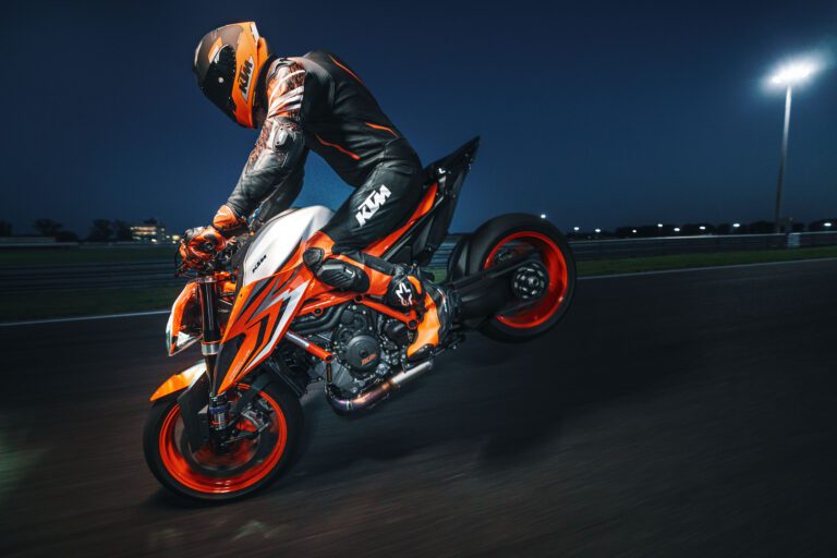KTM 1290 Super Duke R EVO