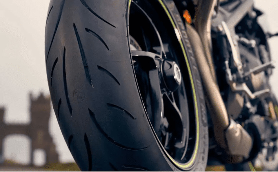 Metzeler Sportec M9 RR