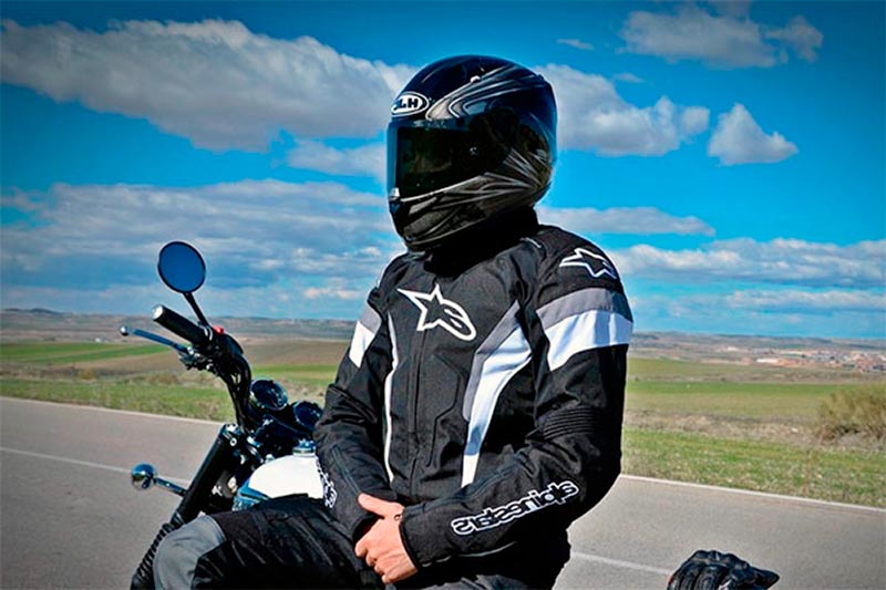 Seguridad activa y pasiva en motos