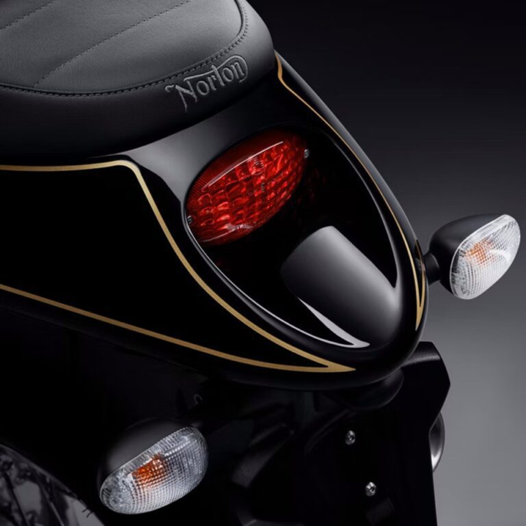 Norton Commando 961