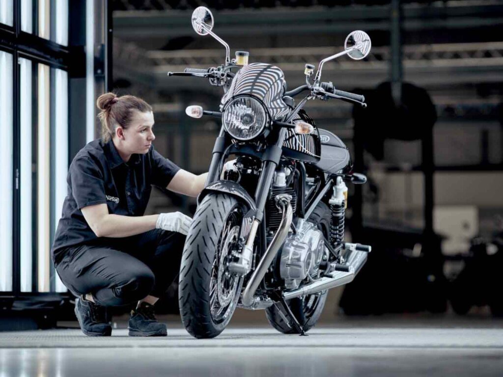 Norton Commando 961