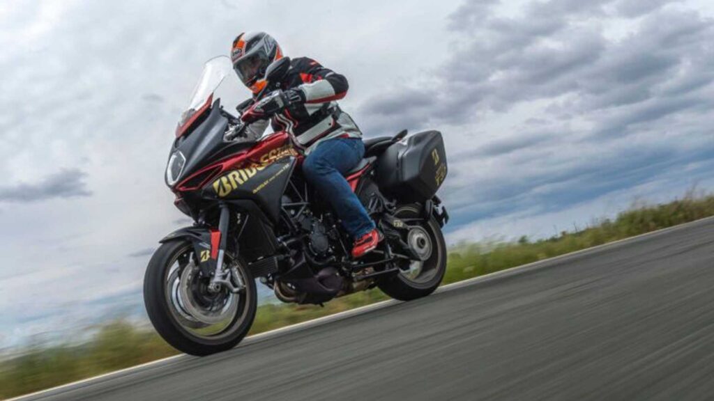 Thierry Sarasyn en MV AgustaTurismo Veloce