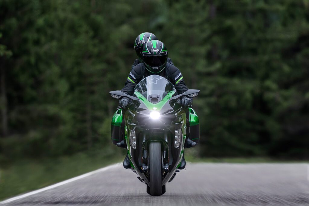 Kawasaki Ninja H2 SX 2023