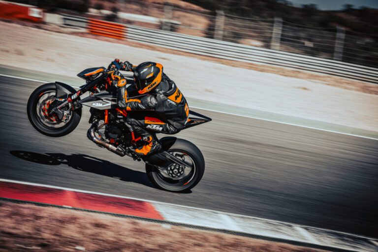 SUPER DUKE RR 2023