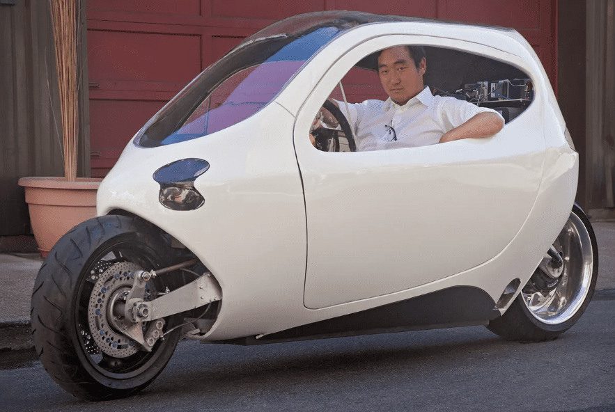 Lit Motors C-1 EV con piloto adentro