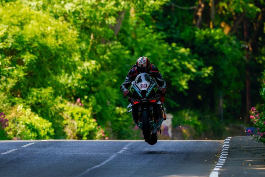 Primera victoria BMW M 1000 RR TT