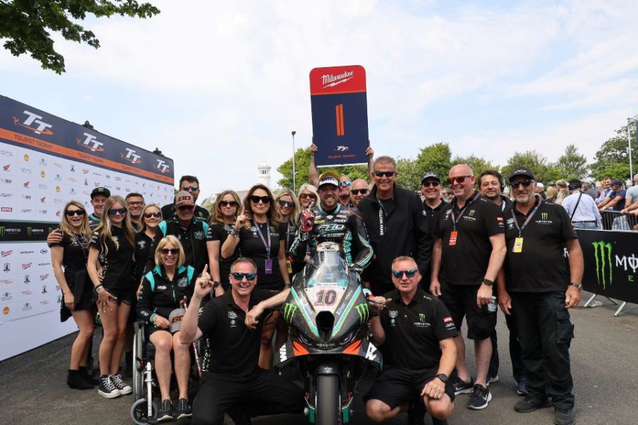 Primera victoria BMW M 1000 RR TT