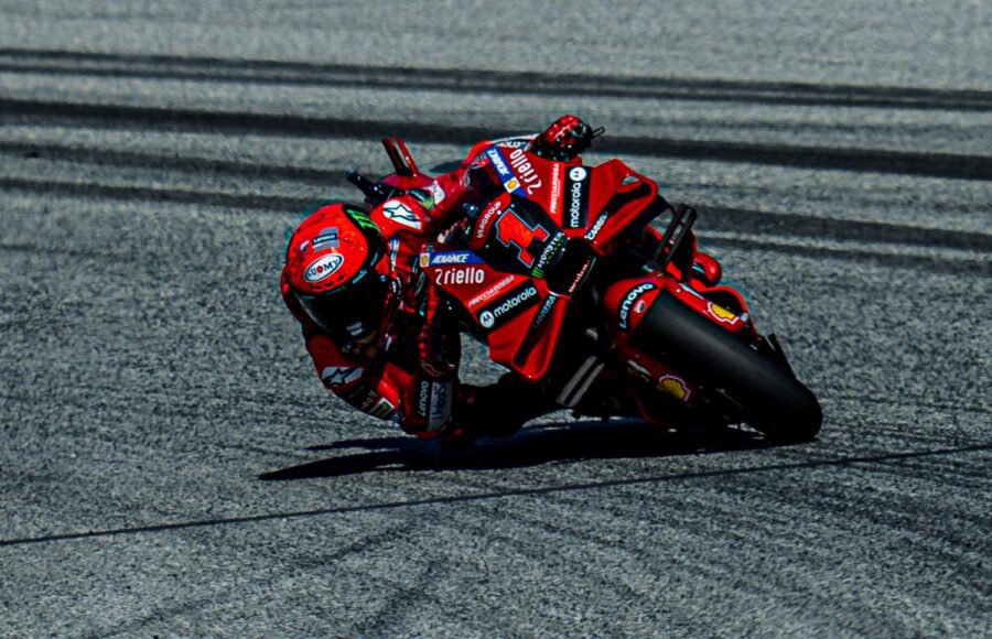Bagnaia domina MotoGP 2023: tercer pleno del año en Austria