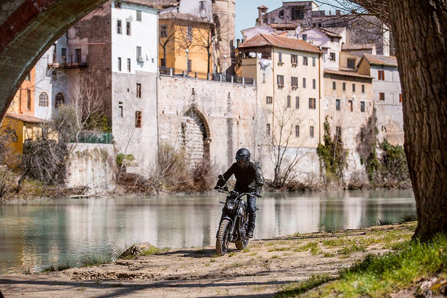 Benelli Leoncino 500 Trail