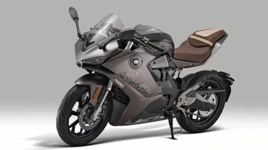 QJMotor OAO Pro: una moto eléctrica con cambio manual de marchas