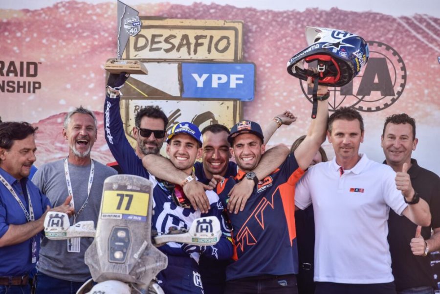 Benavides lidera el mundial