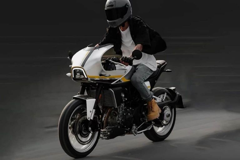 KOVE 321F: una versión china de la Honda Hawk 11