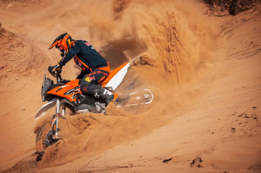 KTM 890 Adventure R Rally: supremacía extrema | VIDEO
