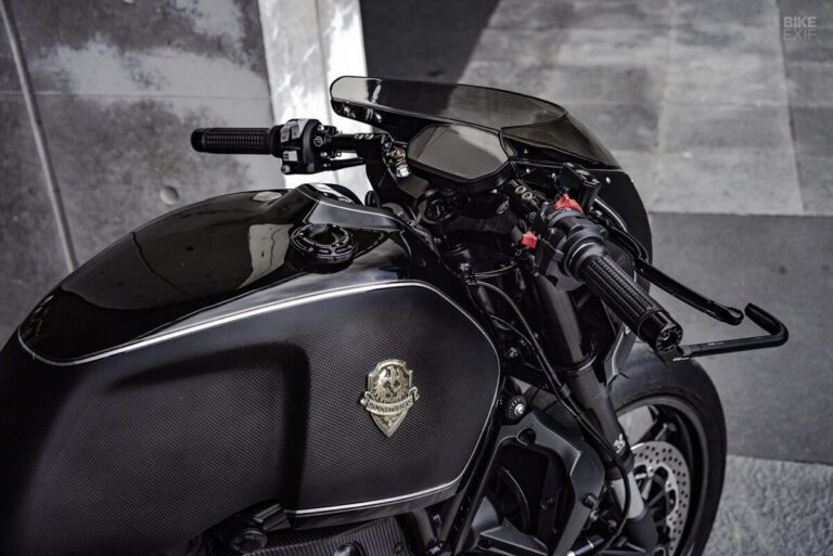 Ducati Monster 821 café racer de Rough Crafts