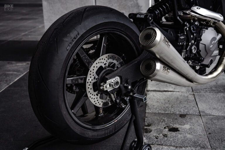 Ducati Monster 821 café racer de Rough Crafts