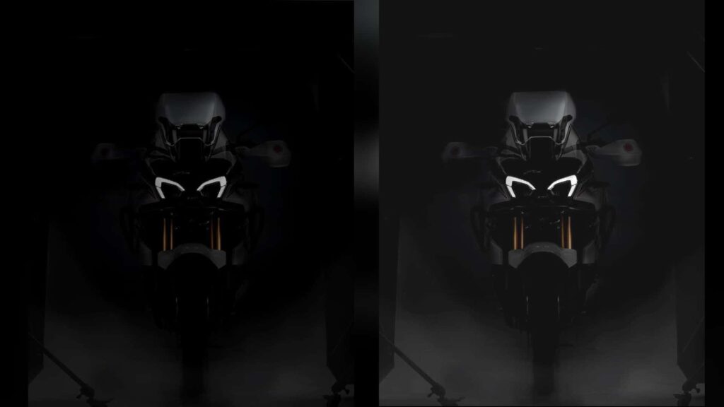 Frontal de la Adventure de MV Agusta semioculto y con las luces encendidas