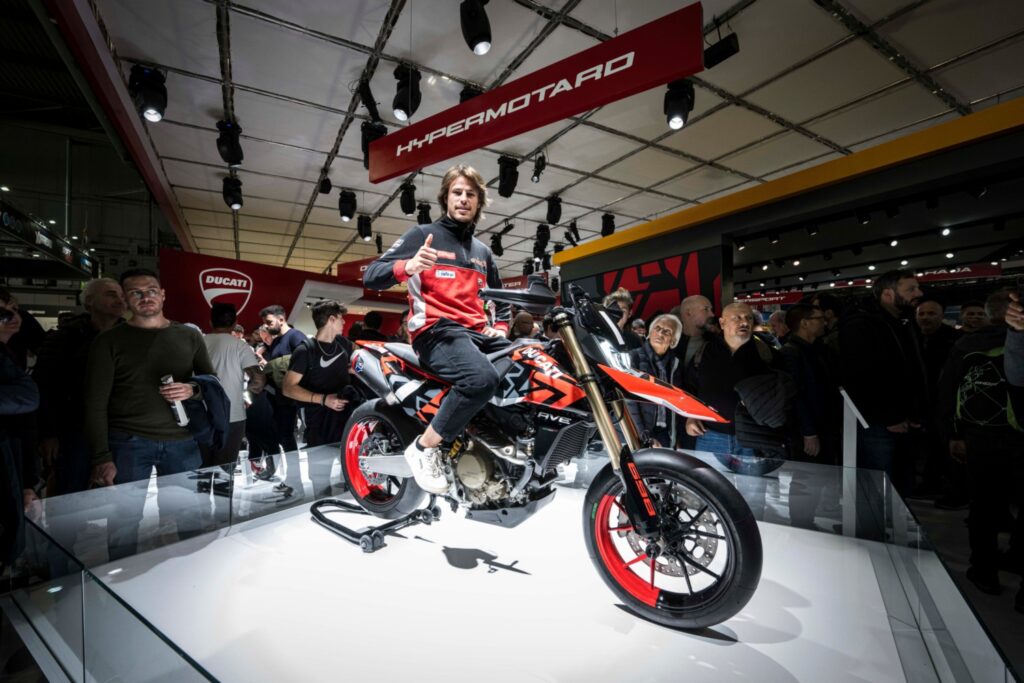 La Hypermotard 698 Mono RVE fue la más linda del EICMA 2023