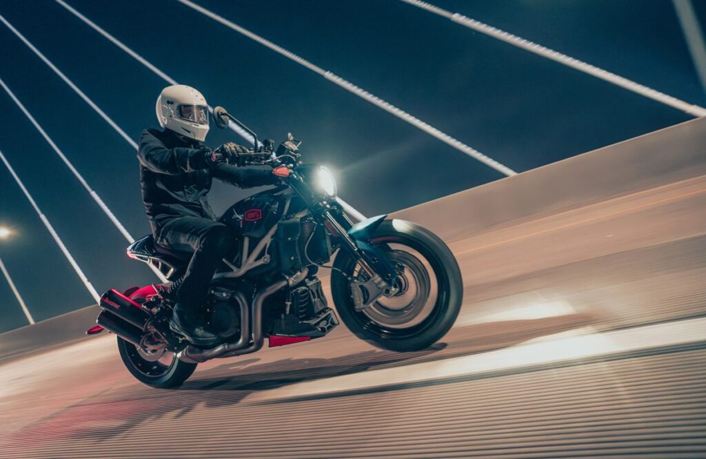 Indian FTR 100% R Carbon