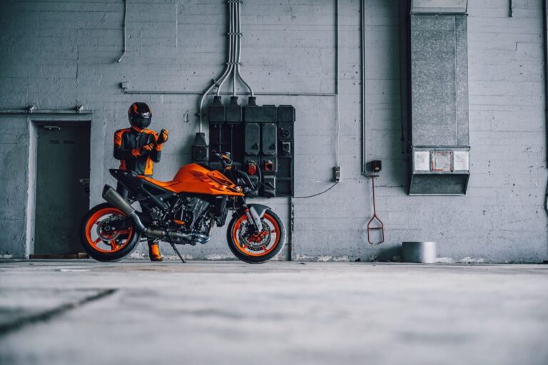 KTM 990 Duke 2024