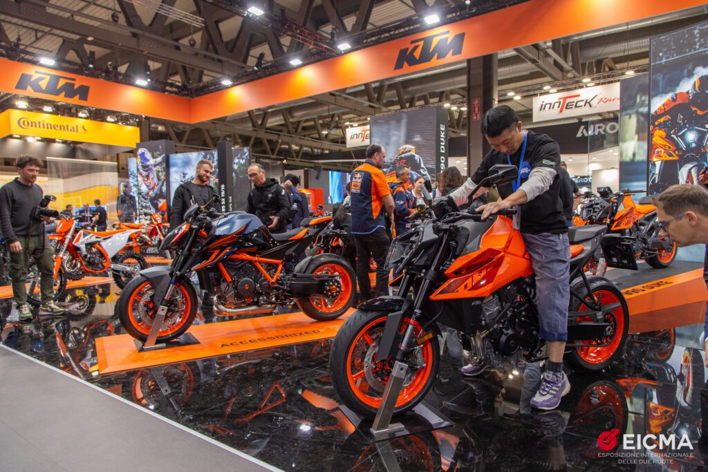 KTM 990 Duke 2024