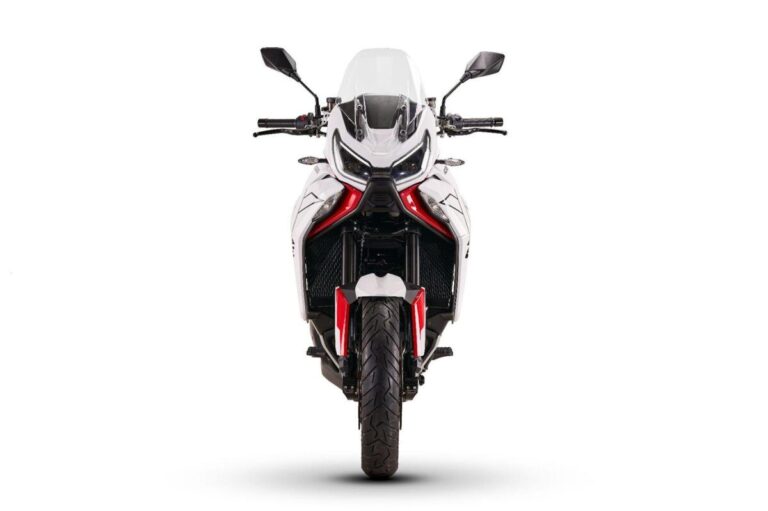 La Moto Morini X-CAPE 1200 consolida el resurgimiento de la marca