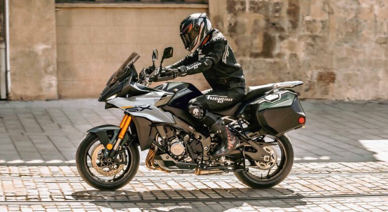 Suzuki GSX-S1000GX+