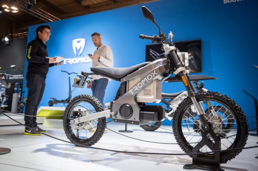  <img src="https://motodinamia.com/wp/wp-content/uploads/2023/11/Tromox-mc-10-mdm-1-scaled.jpg " alt="La moto eléctrica Tromox MC10 es una típica off-road para motocross o Enduro">