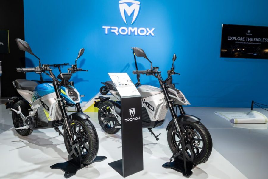  <img src="https://motodinamia.com/wp/wp-content/uploads/2023/11/Tromox_UKKO_AT-mdm-2-scaled.jpg" alt=" La moto eléctrica Tromox Ukko ALT es una supermotard urbana">
