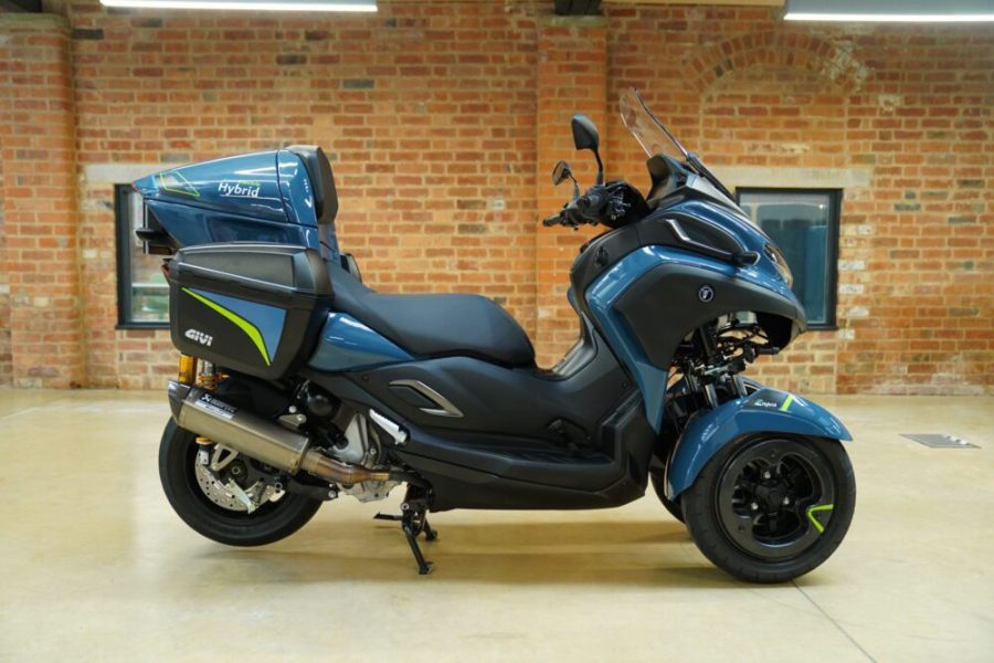 <img src="https://motodinamia.com/wp/wp-content/uploads/2023/11/WMC300AE-mdm-3-scaled.jpg" alt="El triciclo Arodinámico Eléctrico Híbrid sienta las bases de lo que serán las motos a mediano lo largo plazo">