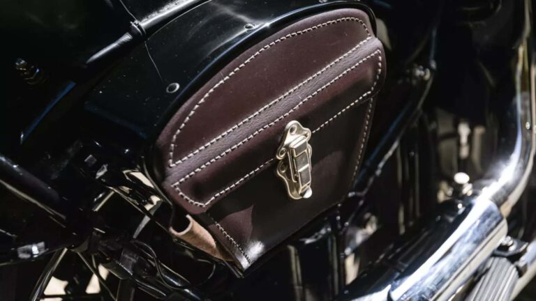 Pagaron 300 mil dólares por una Brough superior SS100 de 1938