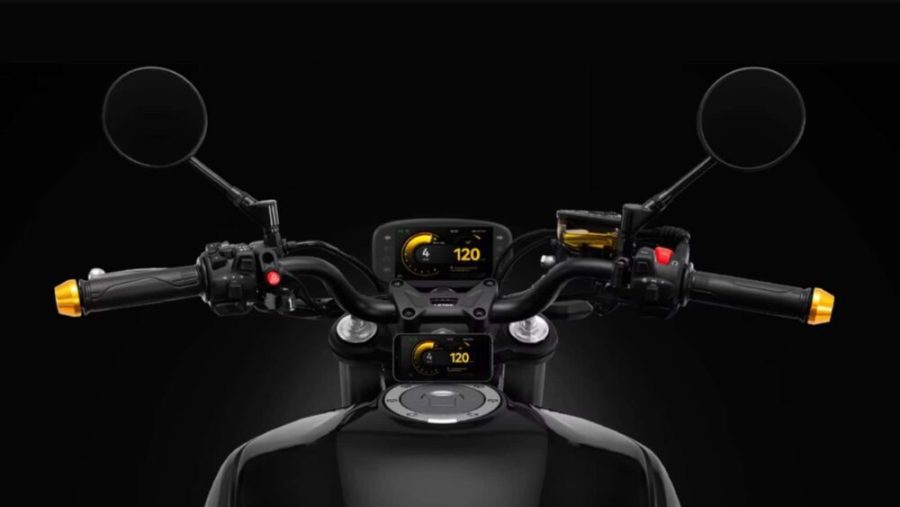 <img src="https://motodinamia.com/wp/wp-content/uploads/2023/11/letbe-arthur-lb-700-mdm-1-scaled.jpg" alt="La moto Letbe Arthur LB 700 también tiene una cámara delantera para grabar los viajes en video">