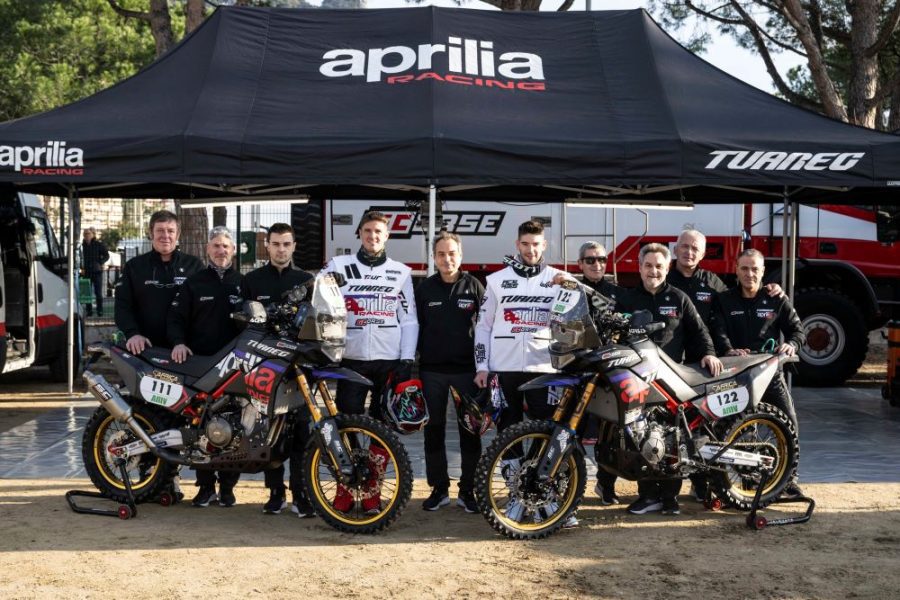 <img src="https://motodinamia.com/wp/wp-content/uploads/2023/12/Aprilia-tuareg-Volver-a-Africa-3.jpg" alt="La versión de competición Aprilia Tuareg 660 equipa suspensiones Öhlins by Andreani, escape completo SC Project en titanio y filtro de aire específico Sprint Filter.">