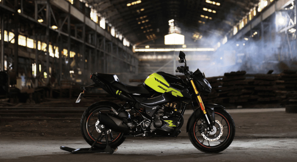 <img src="https://motodinamia.com/wp/wp-content/uploads/2023/12/Hero-Xtreme-160R-4V-mdm-4.jpg" alt="En el apartado instrumentación, la Hero Xtreme 160R 4V cuenta con una pantalla LCD invertida con conectividad Bluetooth y más de 25 funciones Connect 2.0">