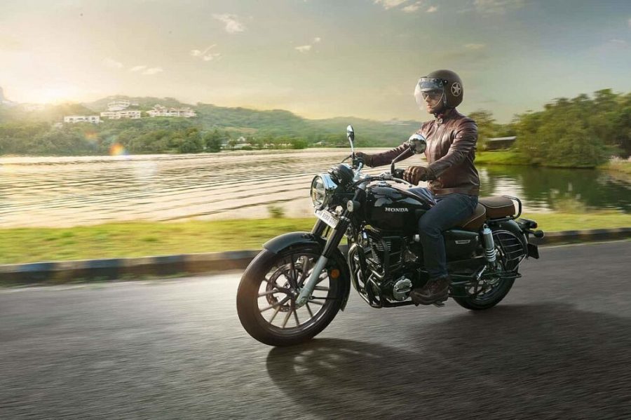 <img src="https://motodinamia.com/wp/wp-content/uploads/2023/12/Honda-cb350-mdm-1-scaled.jpeg" alt=" Uno de sus puntos más llamativos es su diseño que refuerza la estética retro de la Honda CB350">