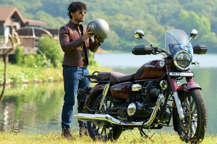 <img src="https://motodinamia.com/wp/wp-content/uploads/2023/12/Honda-cb350-mdm-4-scaled.jpeg" alt="La Honda CB 350 no es ninguna novedad en India. En 2020, la firma japonesa presentó la H'Ness CB350, un modelo retro que desafió la supremacía de los productos de Royal Enfield en el país">